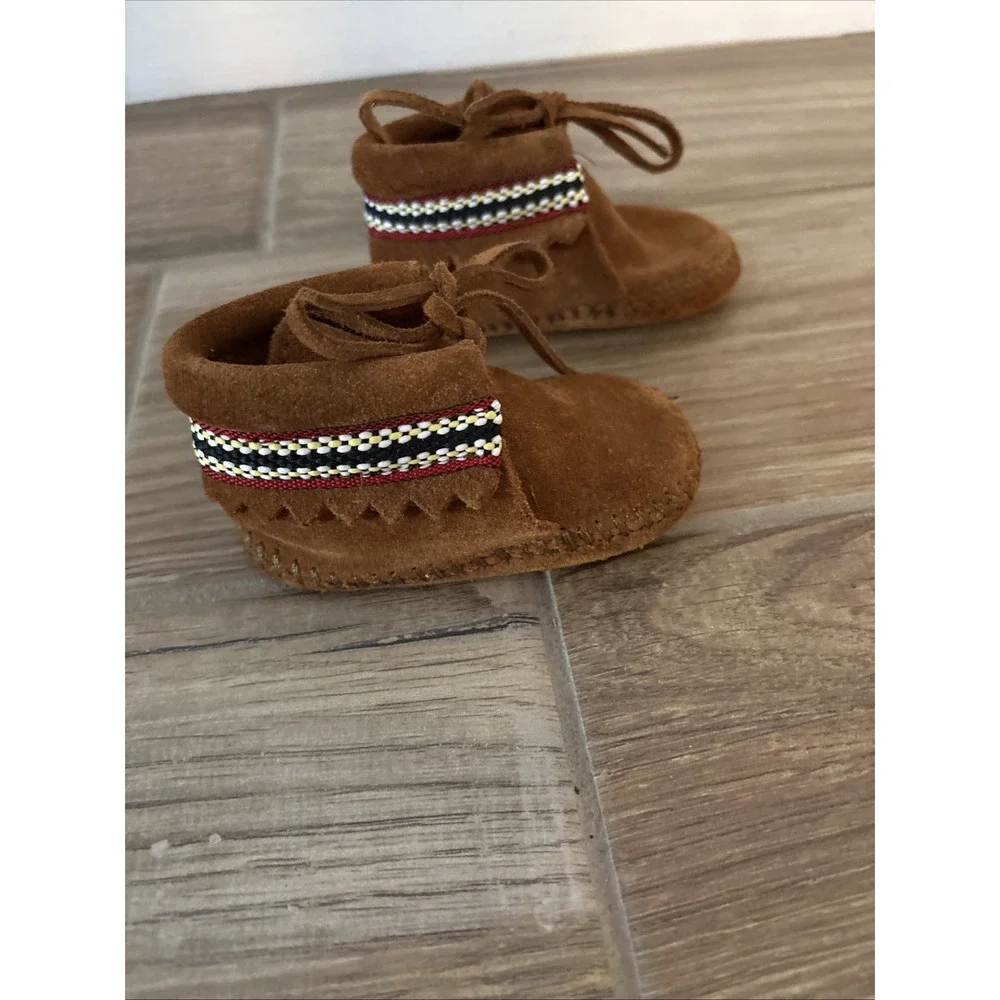 Minnetonka Baby braid Lace bootie shoes size‎ 2